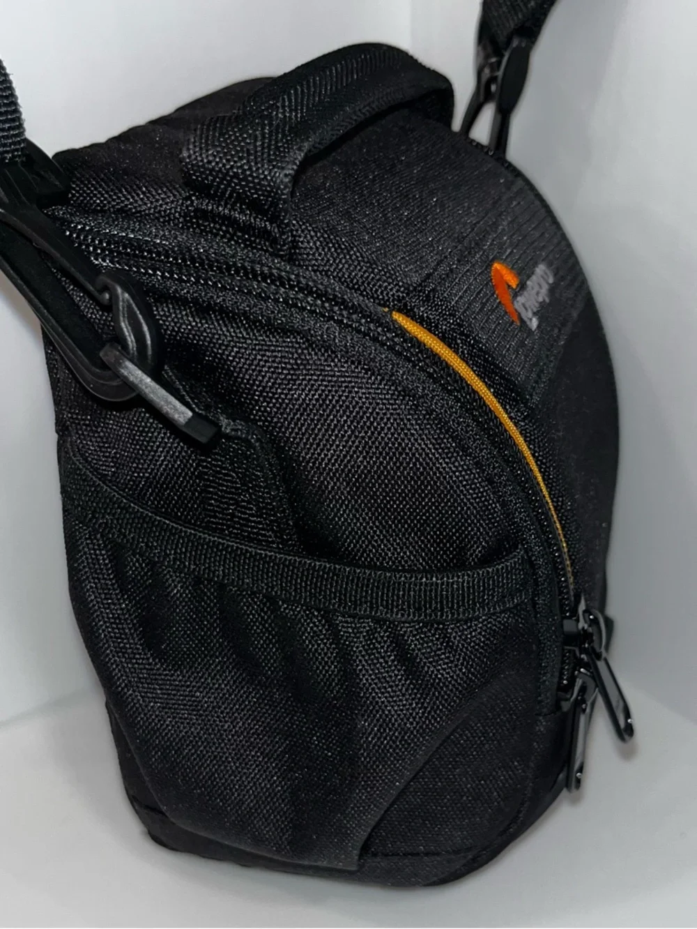 Lowepro Adventura SH 100R II Camera / Camcorder Bag Case -7” X 6” Long Adj Strap